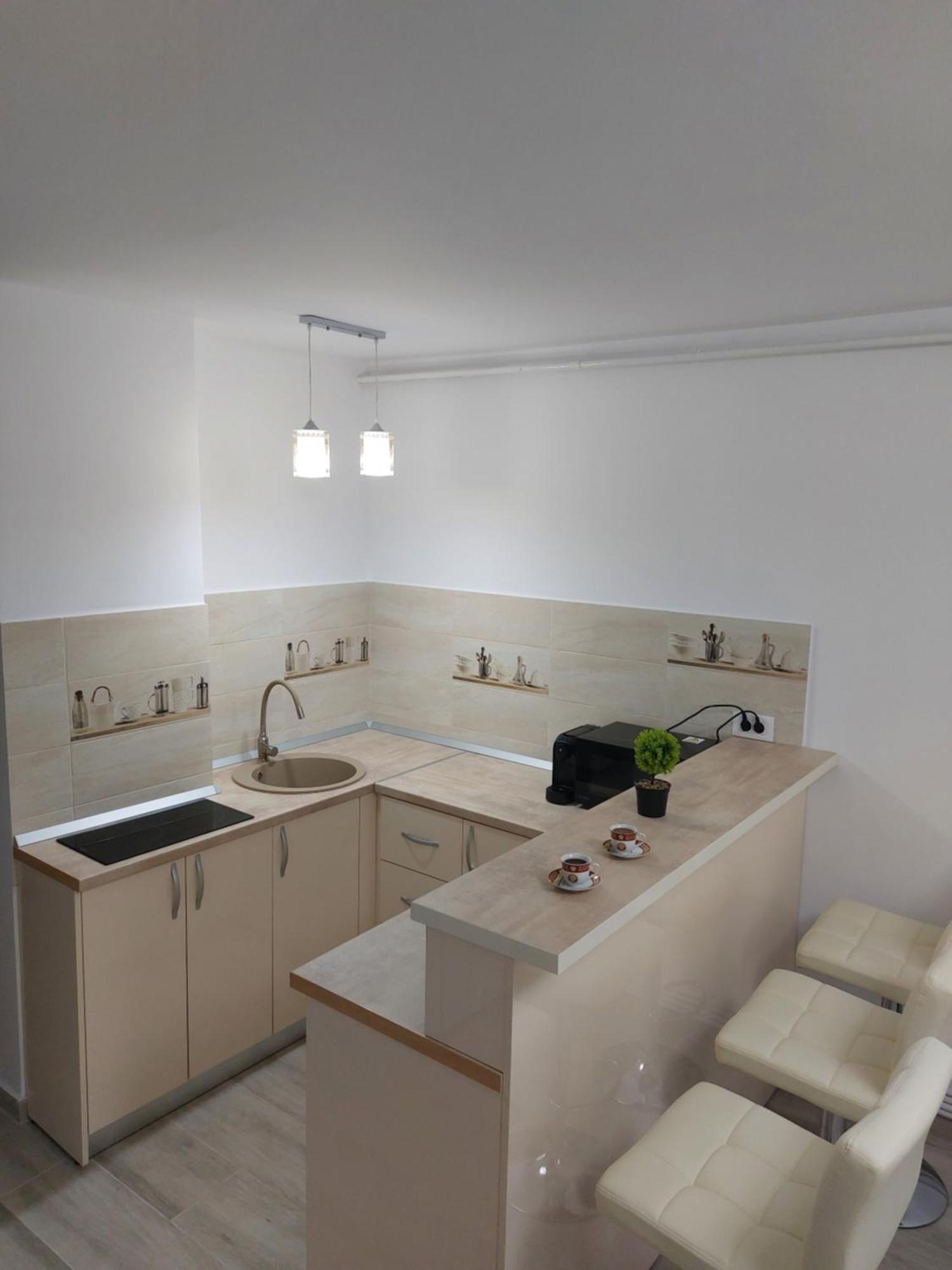 Rg Garsoniera Central Piatra Neamţ Exterior foto
